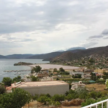 Villla Giallo * Alikí