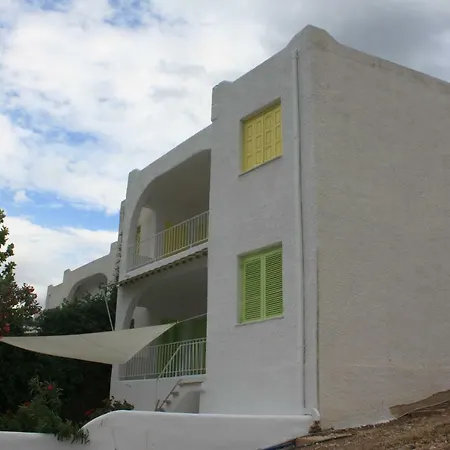 Villla Giallo